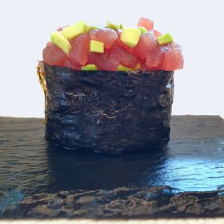 Gunkan tartare di tonno