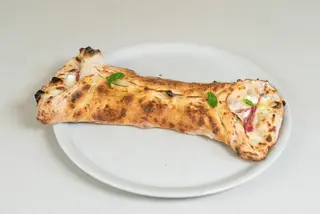 Calzone napoletano