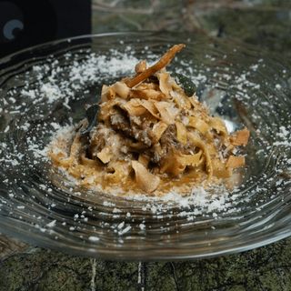 Талиатели с еленско и кладница