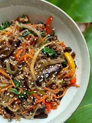 Japchae z wołowiną