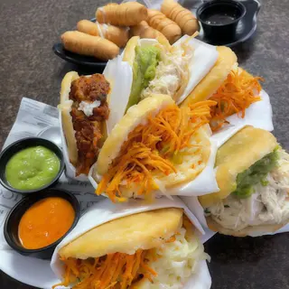 Arepa De Queso Blanco Y Guayaba