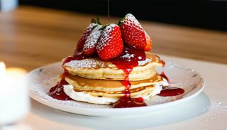 Clatita cu crema de branza si dulceata de capsuni