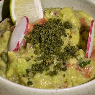Guacamole e totopos 