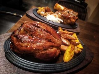 Stinco di maiale alla birra
