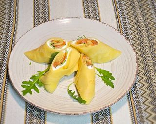 Млинці з лососем