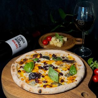 Піца Сирна З В'яленою Журавлиною