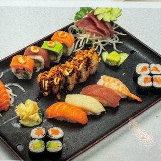 Misto de niguiri - maki -shashimi- uramaki 