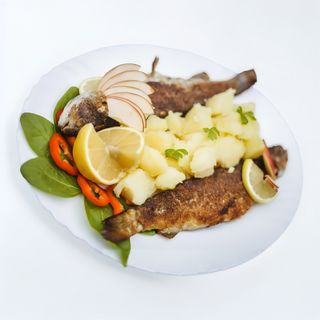 Pastrva sa žara i kuhani krumpir