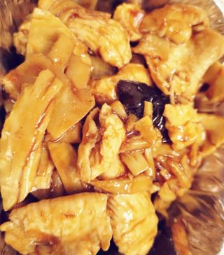 58. Pollo con bambu e funghi cinesi