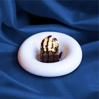 Brownie con Helado de Vainilla