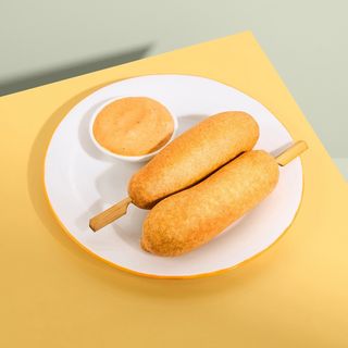 Корн-дог з бургерним соусом