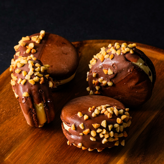 Десерт "Macarons-Snickers" BIG 0,55