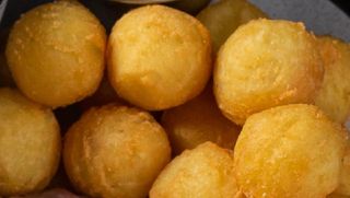 Картопляні крокети з часниковим соусом