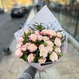 White&pink spray roses