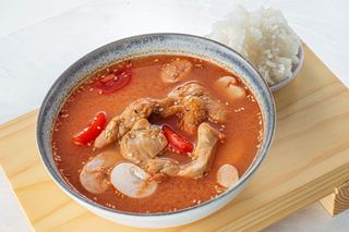 Tom jam sa piletinom