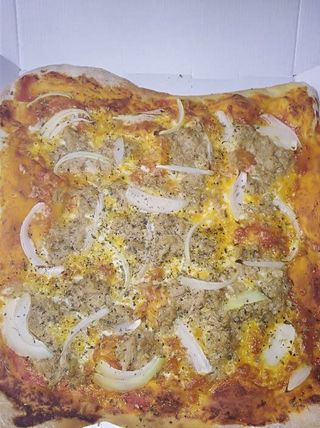 Pizza Casera Atún Con Cebolla (Mediana)