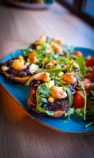 Chałka z karmelizowaną cebulką