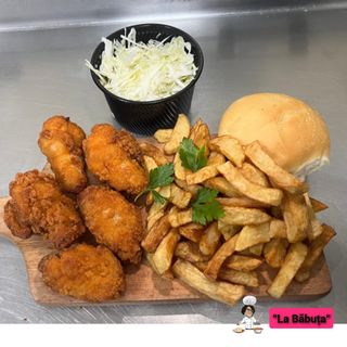 Aripioare picante cu cartofi prăjiți 