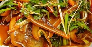 38. Orecchie di maiale brasate con coriandolo