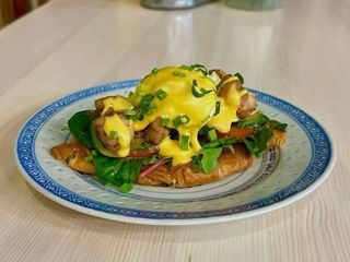 CHICKEN ТОСТ ПІД СИРНИМ СОУСОМ (280g)