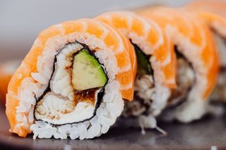 Unagi sake rainbow maki