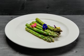 Sparanghel la grătar