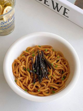 22. Spaghetti di riso con verdure