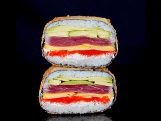 Sushi burger z tuńczykiem