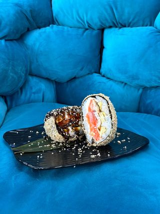 Суші Бургер з вугрем і лососем (380г)