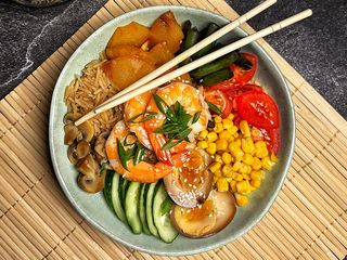 Боул з креветками та ананасами Кімчі (460g)