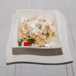 Pasta sa tunom