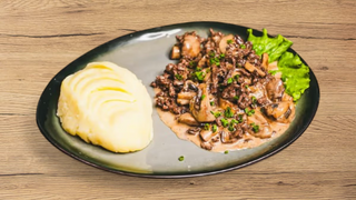 Бефстроганов с пюре