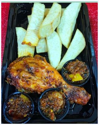 Yam Chips & Grilled Turkey With Lakrim Sauce