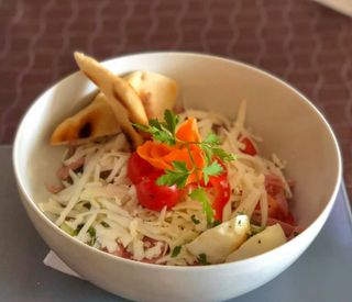 Salată Bulgărească 