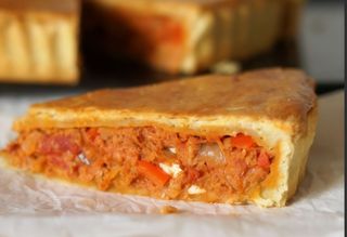 Empanada de atún (porción)