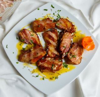 Dimljena svinjska rebra u medu 300g