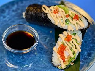 Хенд рол з креветкою темпура (370g)