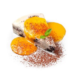 Шоколадный торт с пюре манго