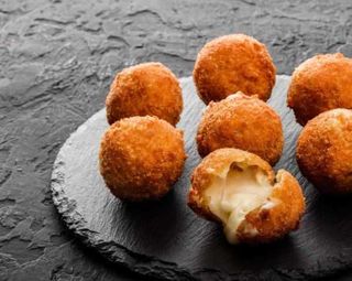 Bolinhas de Queijo (4 UNID)