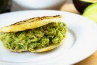 Arepa de guacamole. 9.00