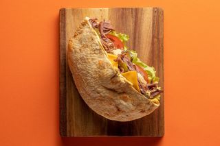 Піта з рваною яловичиною