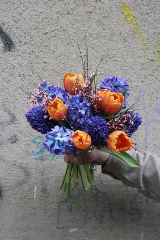 Buchet zambilute mov si lalele porto