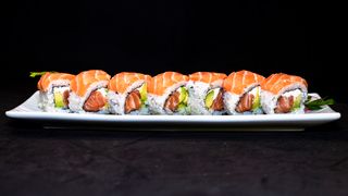 143. Chihiro Roll De Salmón (8 Uds.)