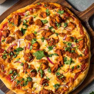 Pizza pollo tikka (33 cm.)