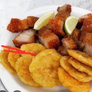 Chicharrón con patacón