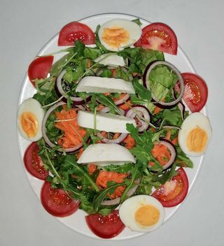 Salada com Ovo