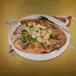 Pizza De Trufa (26 Cm. A 28 Cm. Aprox.)