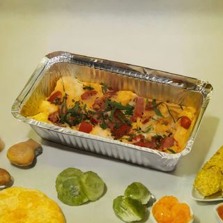 Omelet with tomatoes and mozzarella (from 9:00 - 13:00)