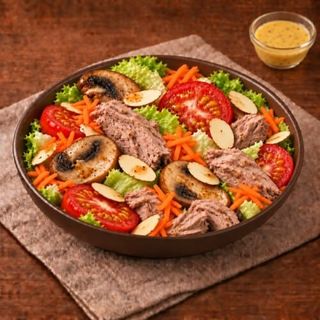 Теплий салат з телятиною та грибами (230/50г)