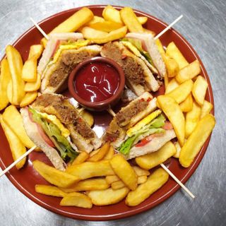 Sándwich De Lomo Adobado